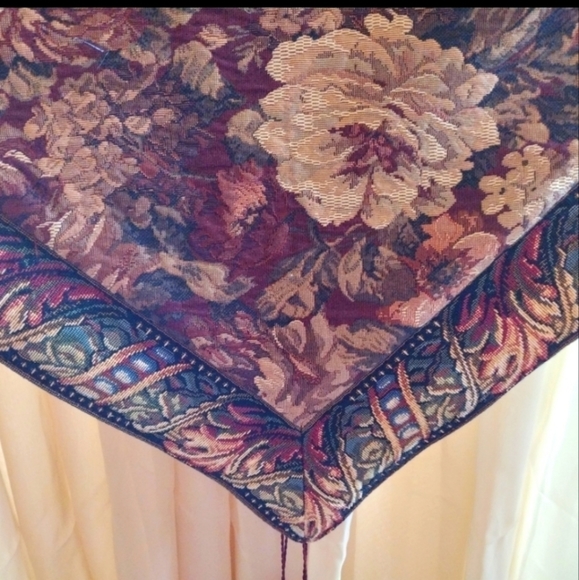 70" Table Runner - Picture 3 of 4